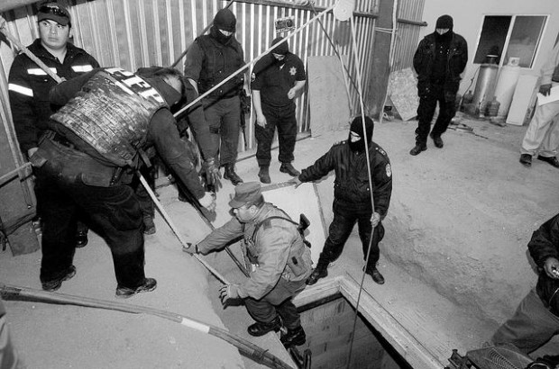 Customs official: 'It was like being in a cavern'  