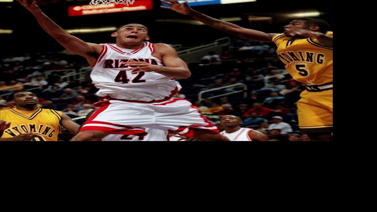 Ex-Arizona basketball champ A.J. Bramlett back on recruiting trail — this time as a dad