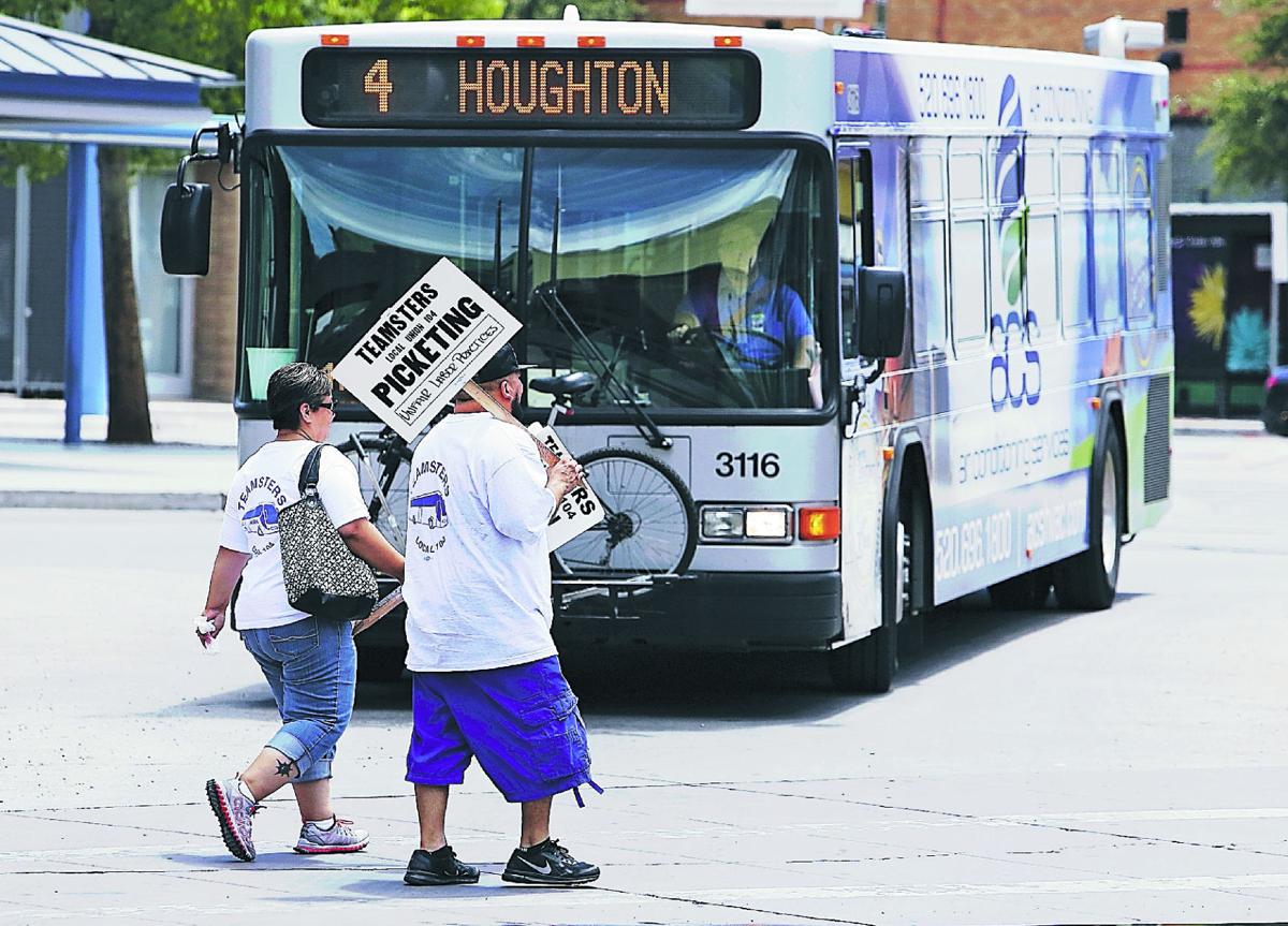 Sun Tran strike enters second month