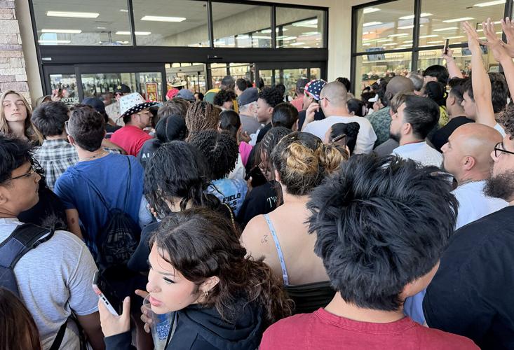 5 very Arizona things seen at the Buc-ee's grand opening