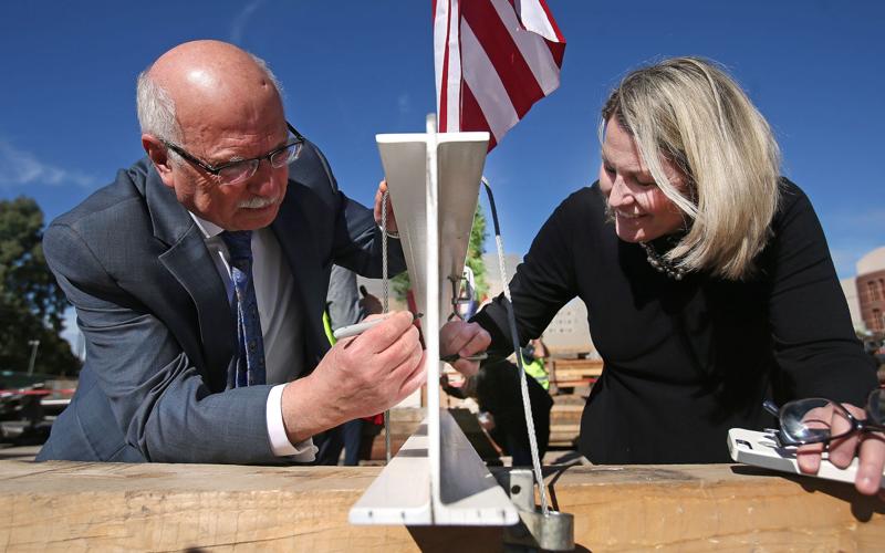Health Sciences Innovation Building topping-off