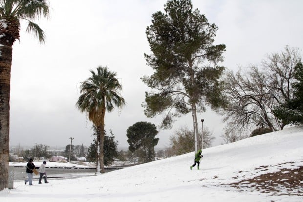 Enough Snow To Play In Gives El Paso West Texas A Rare Sheen Latest News Tucson Com