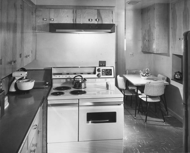 1960 Tucson home photos: A home to charm visitors