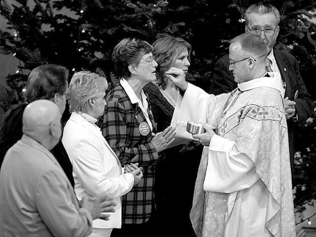 1,500 at Mass brave 'mortal sin' threat  