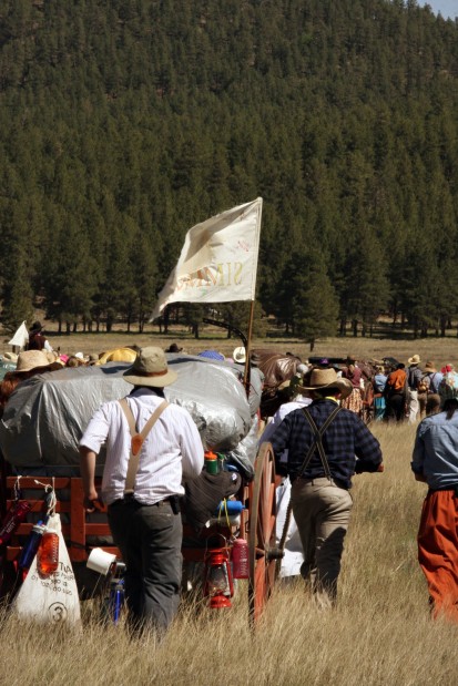 Teens re-enact Mormon exodus    