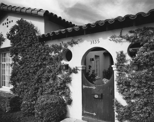 1960 Tucson home photos: A home to charm visitors