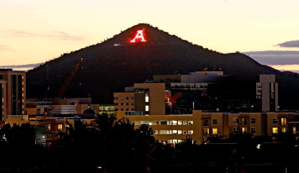 Photos: Lighting of A Mountain