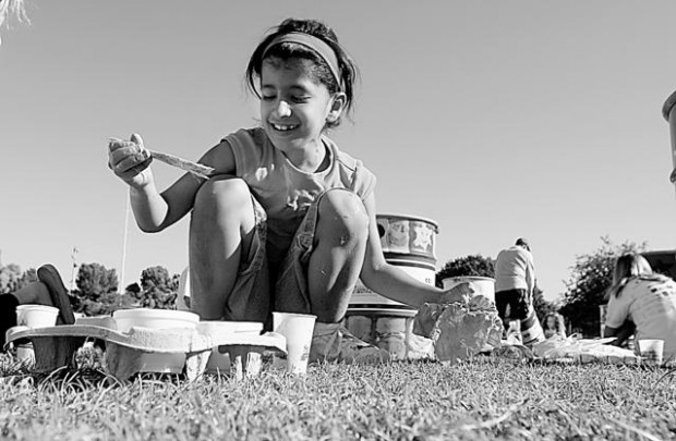 Recycling event attracts 500 at Reid Park  