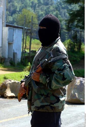 Indígenas instalan su propia seguridad en Urapicho, Michoacán    