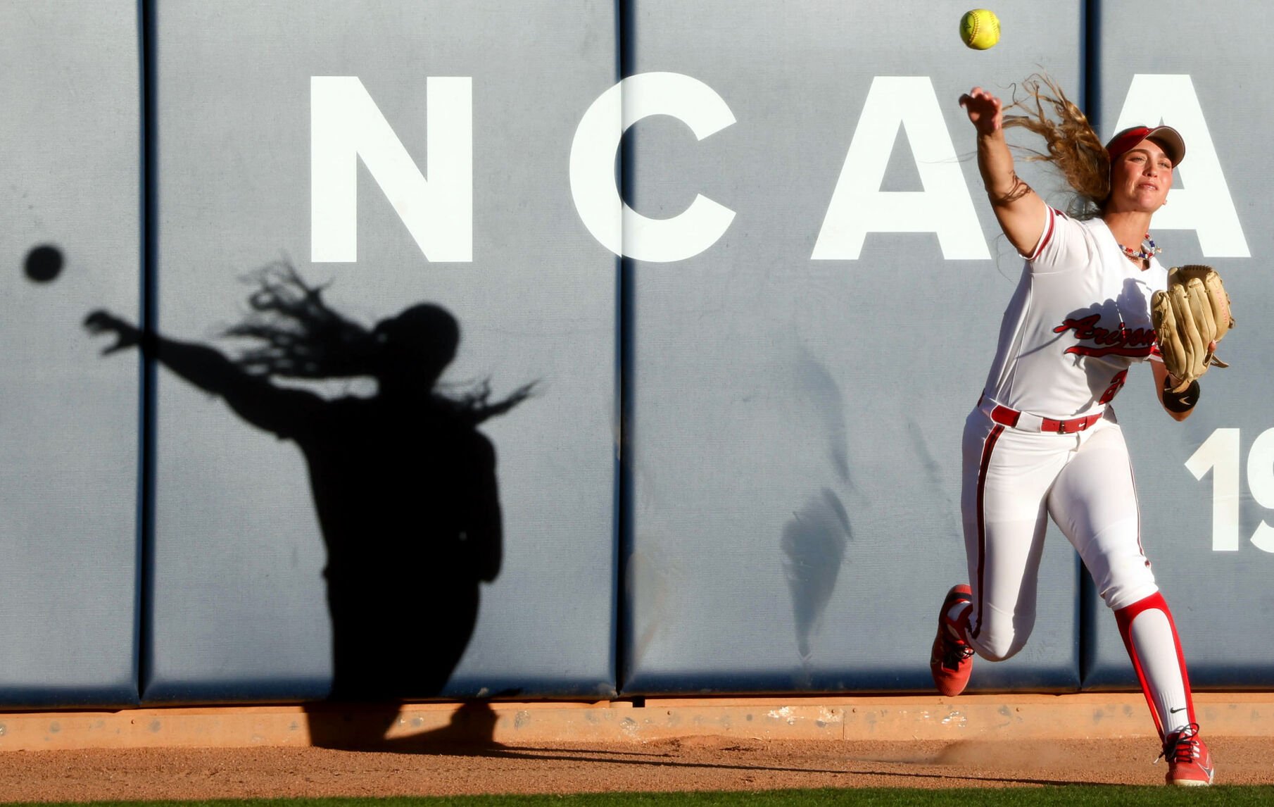 No. 1 Texas wins 8-4 against No. 11 ֱ