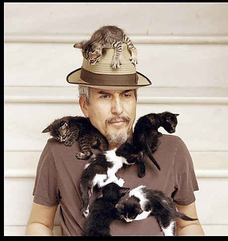 Howe Gelb's new album goes on a flamenco fling   