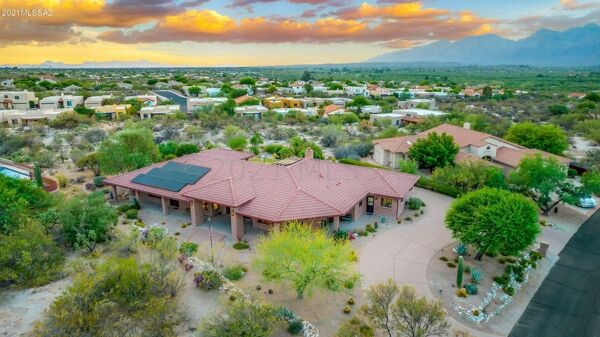 3 Bedroom Home In Tucson - $689,000