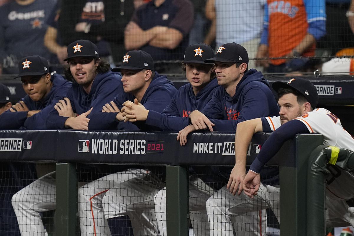 Photos: Scenes From World Series Game 6 – Houston Public Media