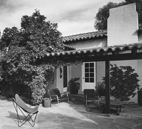 1960 Tucson home photos: A home to charm visitors