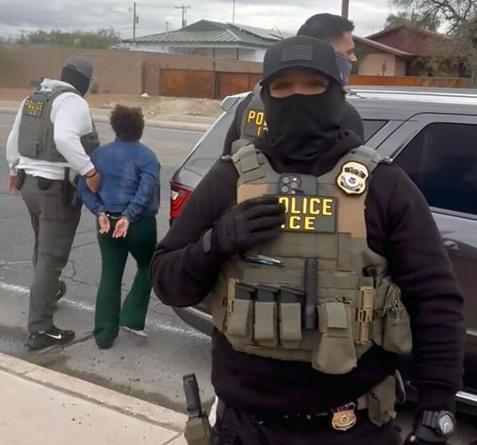 Arizona might force cops to 'immediately' notify ICE of arrests