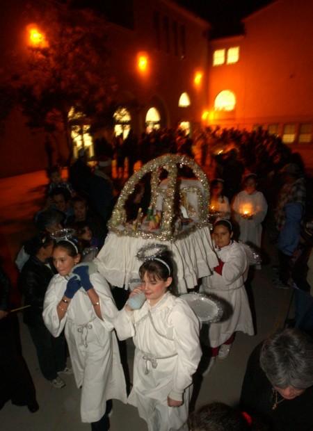 Photos: Las Posadas procession, a tradition in Tucson