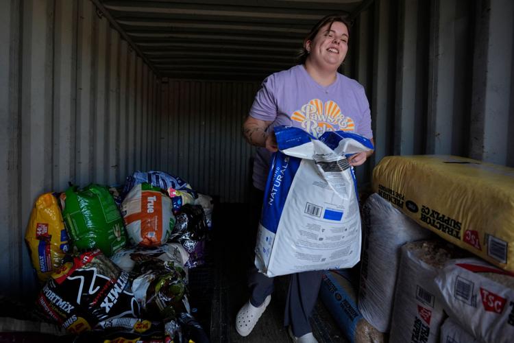 Government Shutdown Food Aid Pets