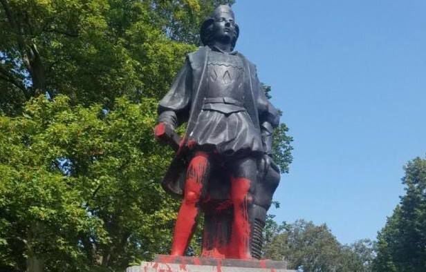 Christopher-Columbus-statue-1