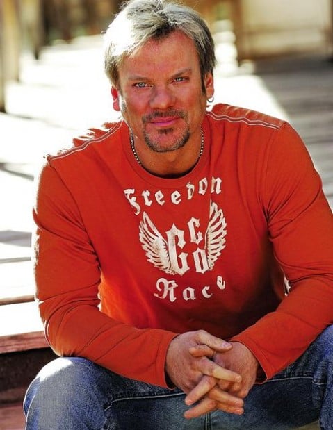 Phil Vassar's new music reflects trials and tribulations of his life