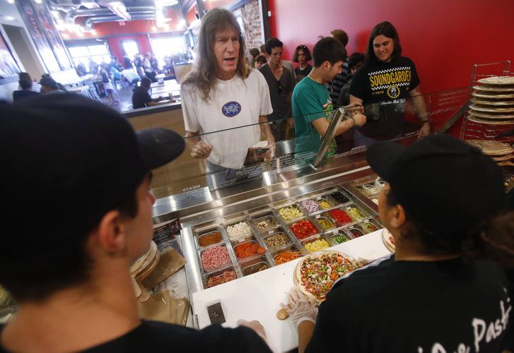 Pionic Pizza grand opening