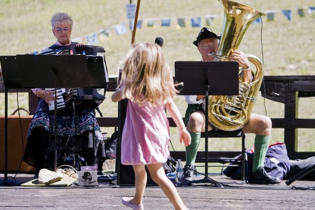 Suds, song, sauerkraut continue for 2 weekends   