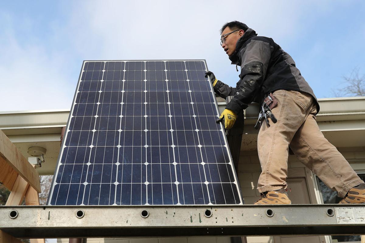 'Use it or lose it': Solar advocates say IRS is still writing checks for solar credits, so go get yours