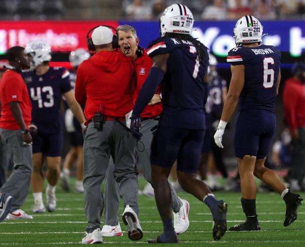 Wildcats win 34-7 over the Cincinnati Bearcats