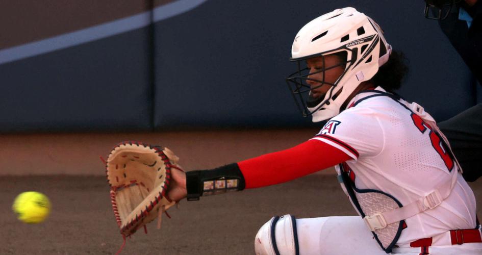 No. 1 Texas wins 8-4 against No. 11 Arizona