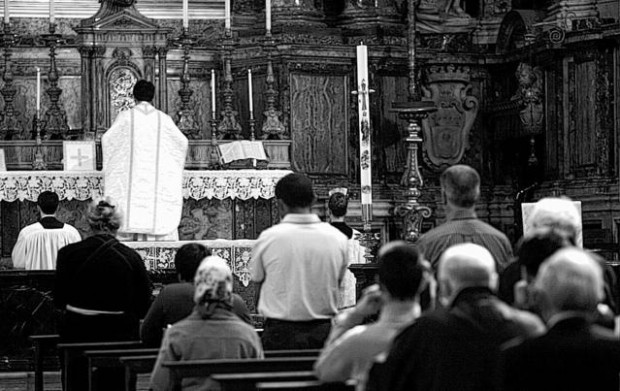Pope ready to revive Latin Mass, lost in radical Vatican II reform  