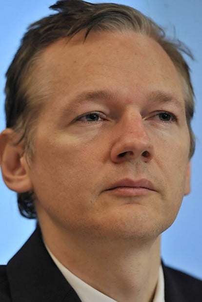 Amazon thwarts WikiLeaks; founder's arrest sought   