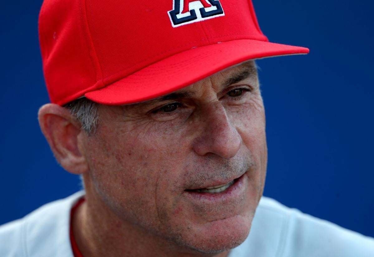 111121-tuc-spt-uabaseball-p1