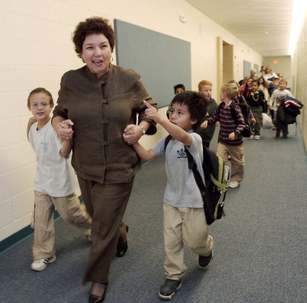 Neto's Tucson: Now is the time to honor 'Sister DJ, ' ex-nun and educator    