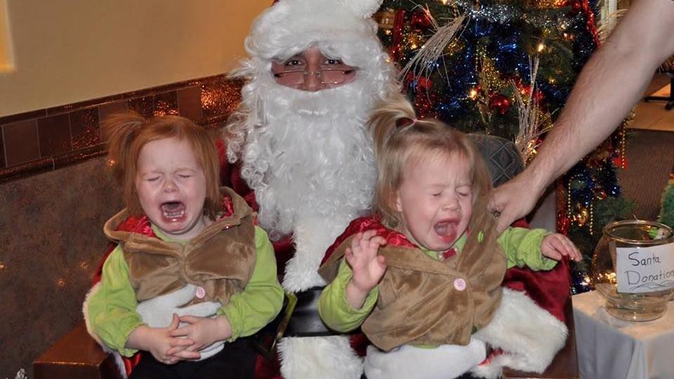 25 photos that prove Santa can be terrifying