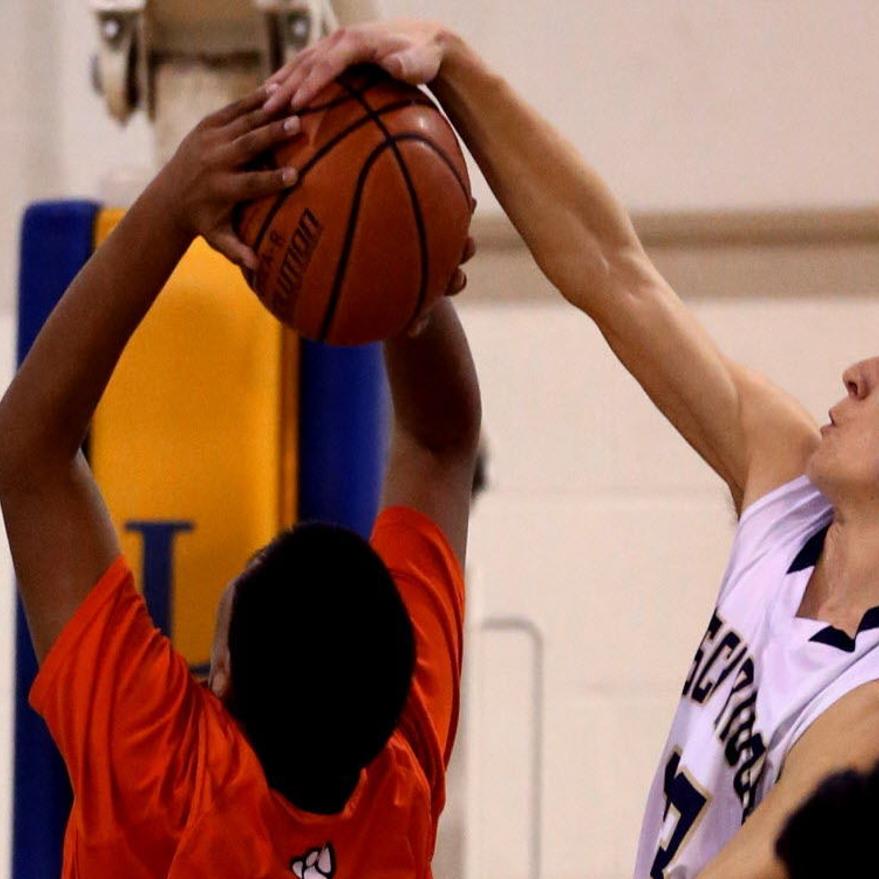 Noller Helps Pusch Ridge Boys Rally To Win Own Tournament High