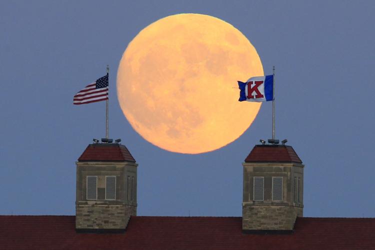 Supermoon Kansas