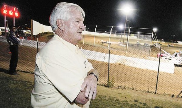 Opinion by Greg Hansen : Racing legend Hall promises to rev up Tucson dirt track  