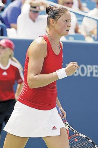 Federer, back at No. 1, no longer has underdog role at Open  