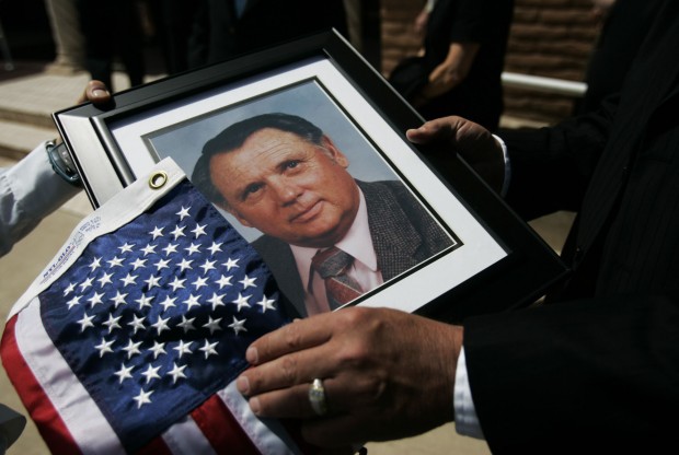 Ex-deputy chief marks last alarm on '35 firetruck   