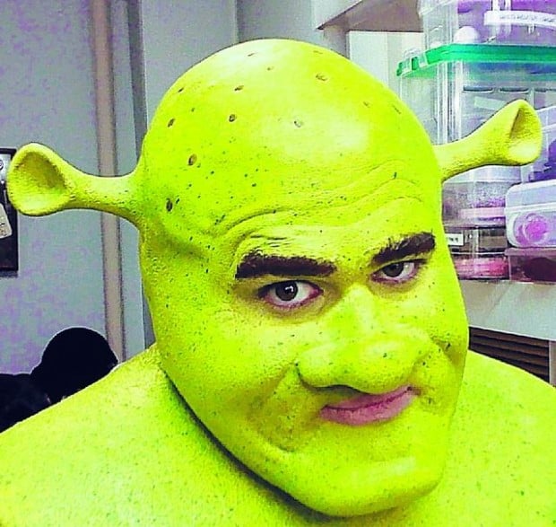 Ben Crawford 05 Ua Grad Moves From Understudy To Lead In Shrek The Musical Entertainment Tucson Com