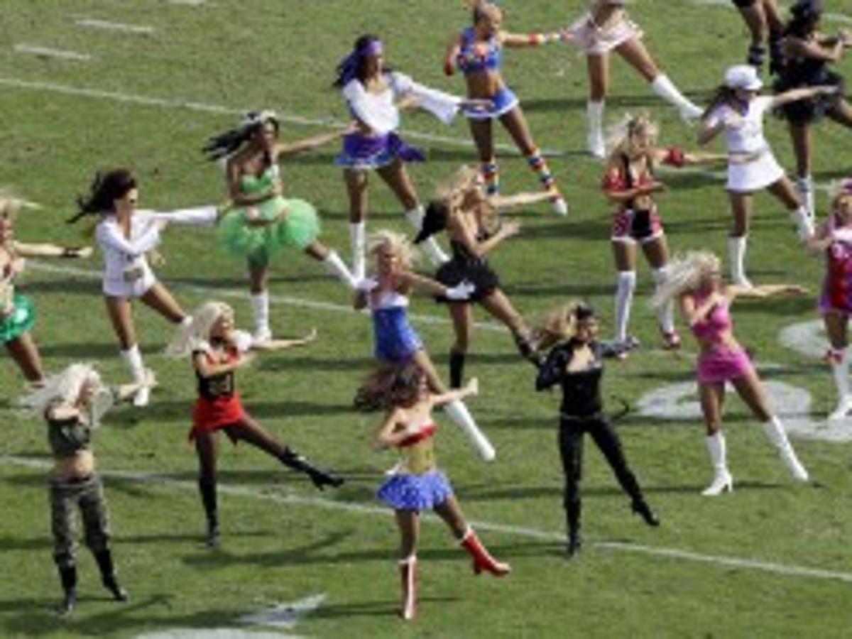 Photo Gallery Nfl Cheerleaders Celebrate Halloween Galleries Tucson Com