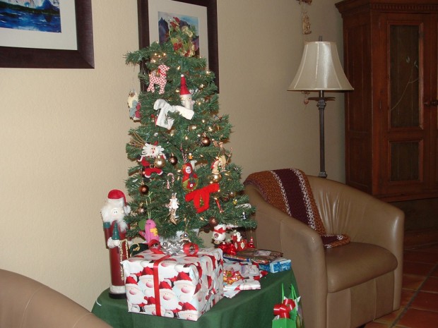 Christmas accessories light up the day    