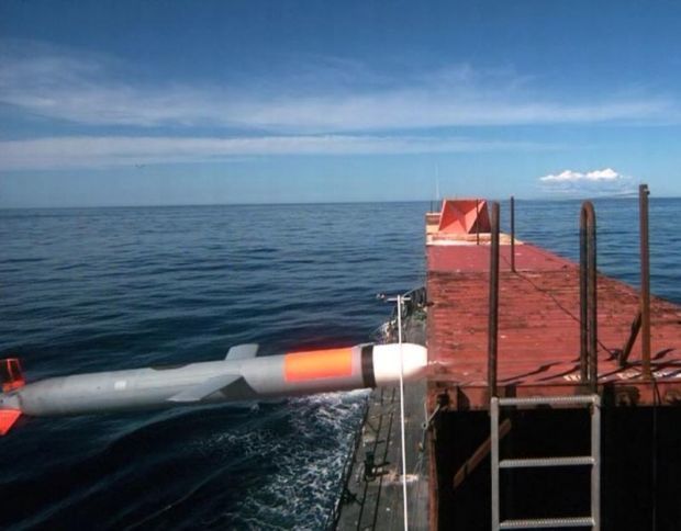 Tomahawk takes pic, retargeted in mid-flight