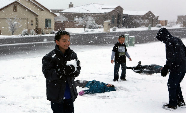 Snow falling near Tucson