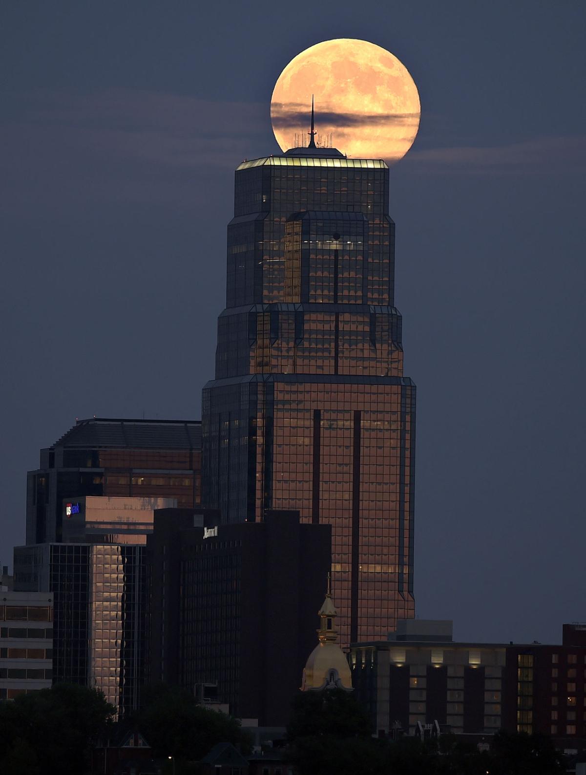 Supermoon around the world