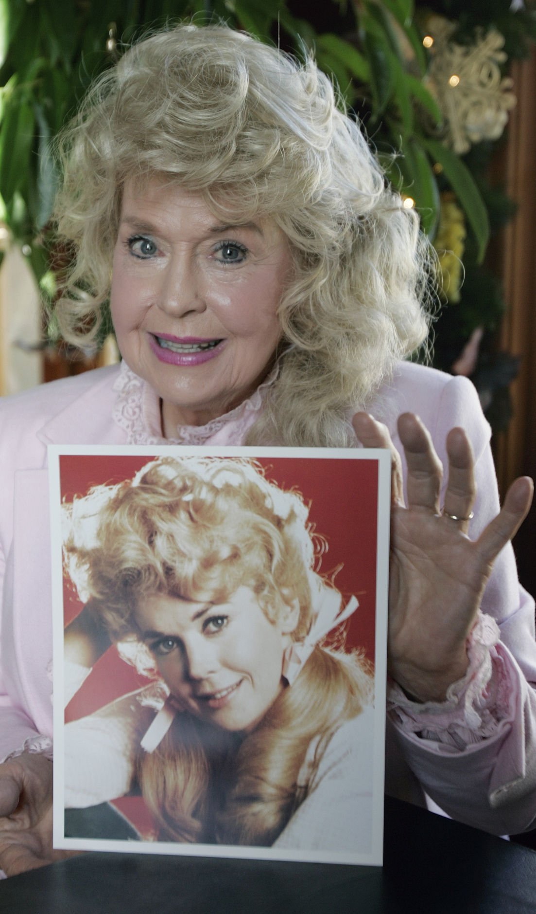 Photos Donna Douglas Of Beverly Hillbillies Dies Entertainment 8373