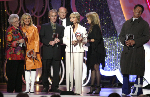 Ann B. Davis, 'Alice' of 'The Brady Bunch' dead at 88