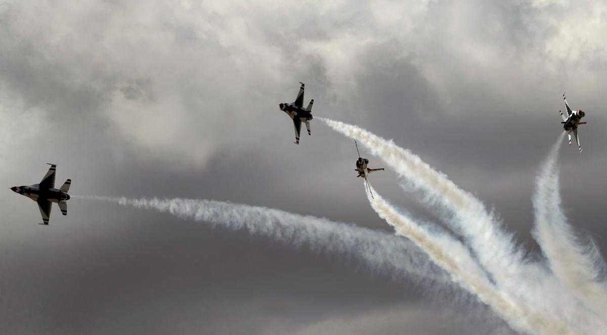 'Thunder and Lightning' to strike as Tucson air show soars back