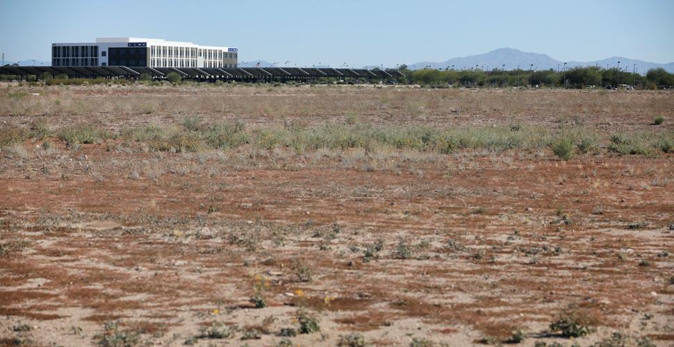 The Bridges, housing (le)