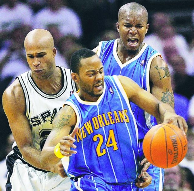 Parker scores 17, leads Spurs before leaving game early  