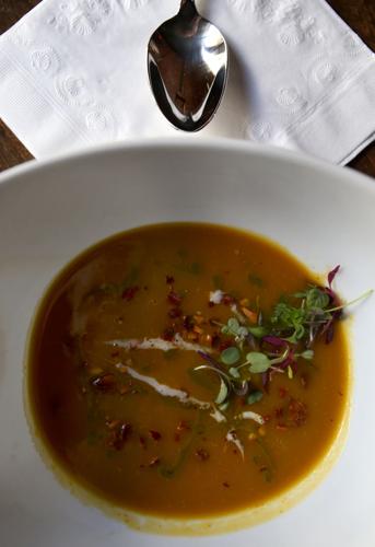 Michael Powell, Simplicit